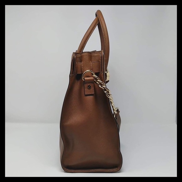 Michael Kors Large Saffiano Leather Tote - Picture 4 of 9